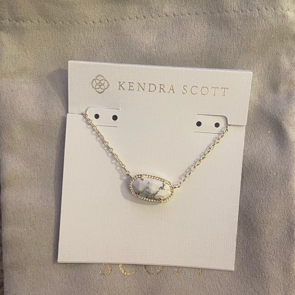 Kendra Scott Elisa Gold chain with White stone.